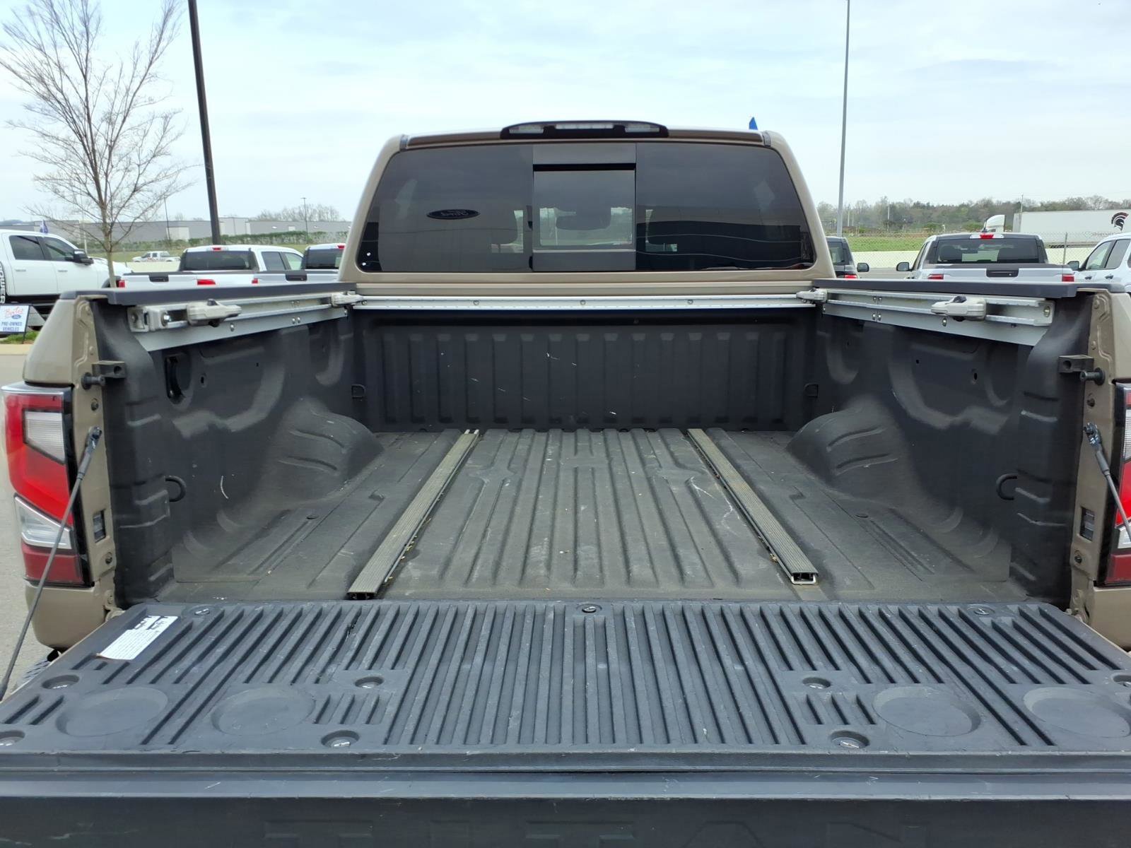 Used 2021 Nissan Titan PRO-4X w/ Pro-4x Convenience Package image 10