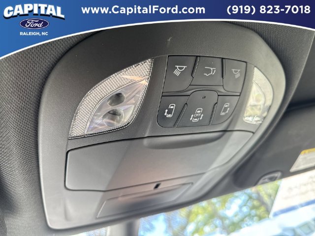 Used 2025 Chrysler Pacifica Select FWD image 31