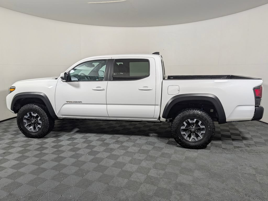 Used 2020 Toyota Tacoma TRD Off-Road w/ Technology Package RWD image 5