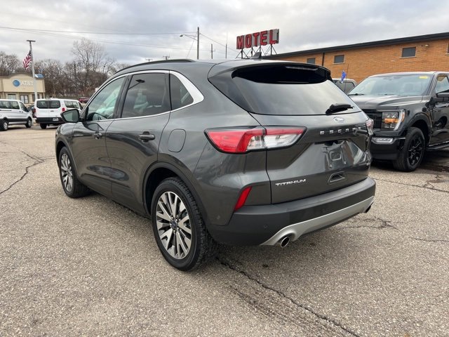 Certified 2020 Ford Escape Titanium image 4