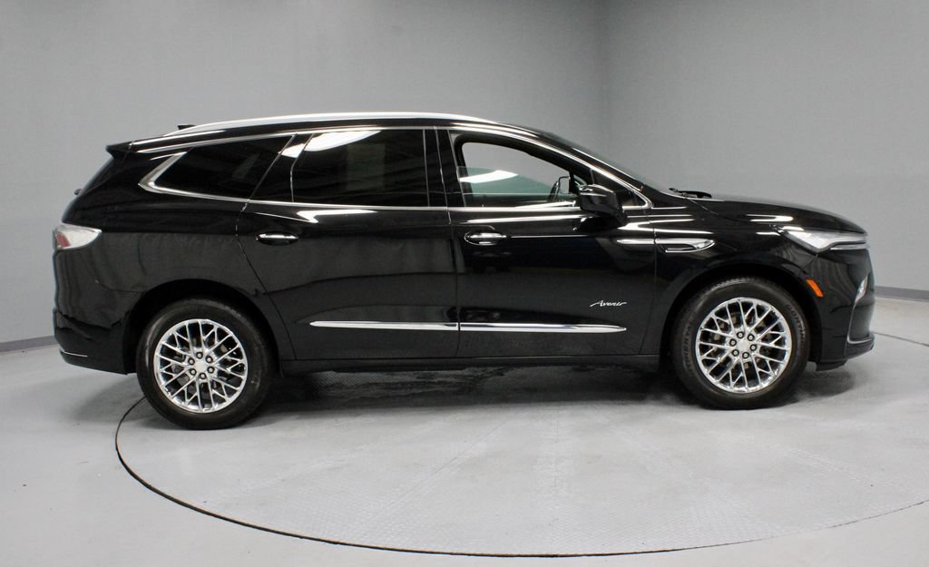 Used 2023 Buick Enclave Avenir w/ Avenir Technology Package AWD/4WD image 13