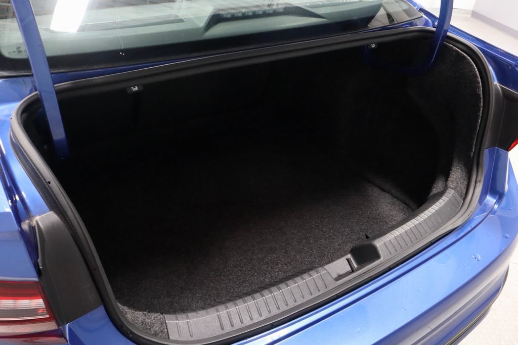 Used 2024 Volkswagen Jetta SE FWD image 18