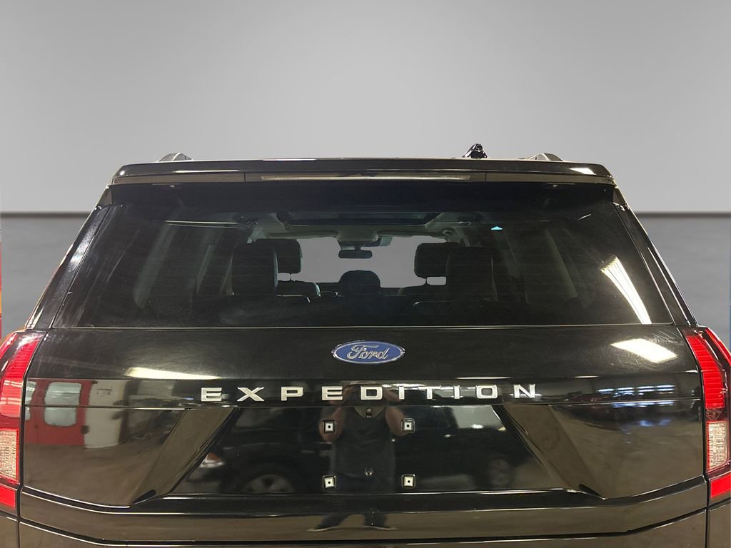 Certified 2025 Ford Expedition Active AWD/4WD image 17