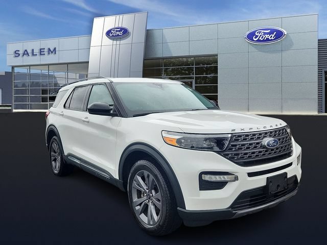 Certified 2022 Ford Explorer XLT w/ Equipment Group 202A AWD/4WD image 1