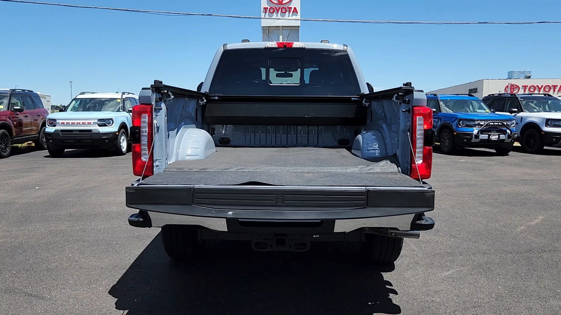 Certified 2025 Ford F250 Lariat w/ Lariat Ultimate Package AWD/4WD image 18