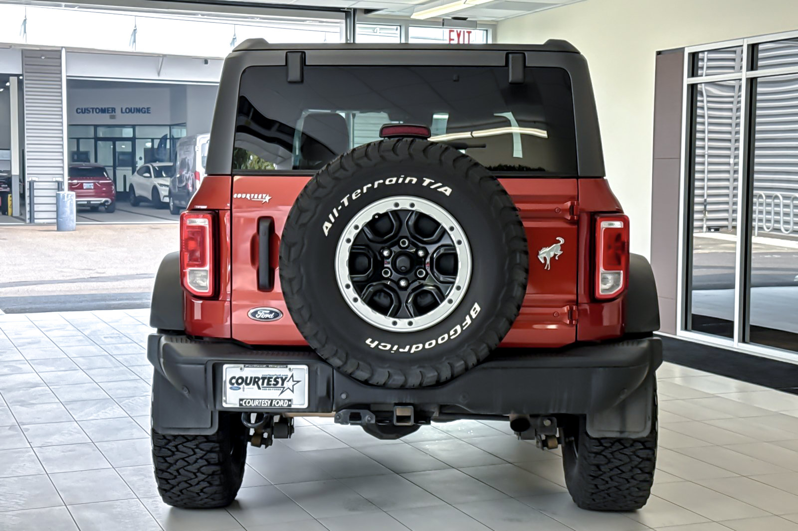 Certified 2022 Ford Bronco Black Diamond w/ Sasquatch Package AWD/4WD image 5