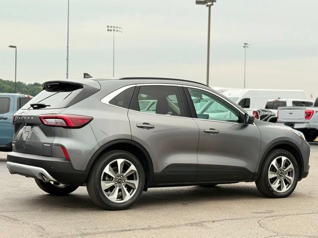 Certified 2025 Ford Escape Platinum AWD/4WD image 33