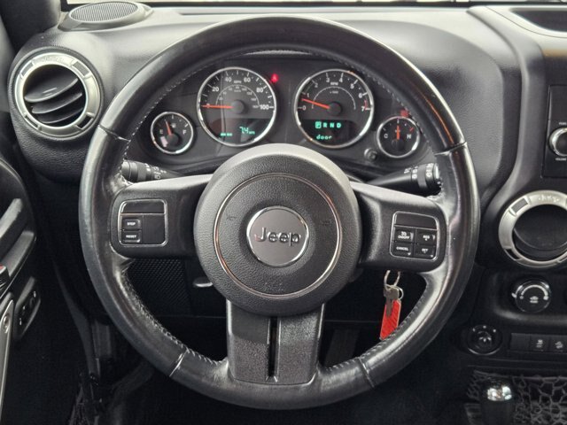 Used 2017 Jeep Wrangler Unlimited Sahara AWD/4WD image 13