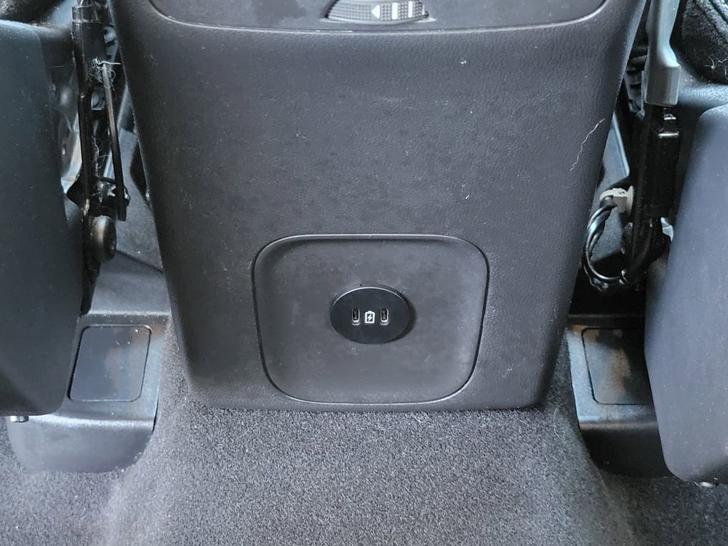 Certified 2025 Ford Escape SE w/ PHEV Premium Package image 17