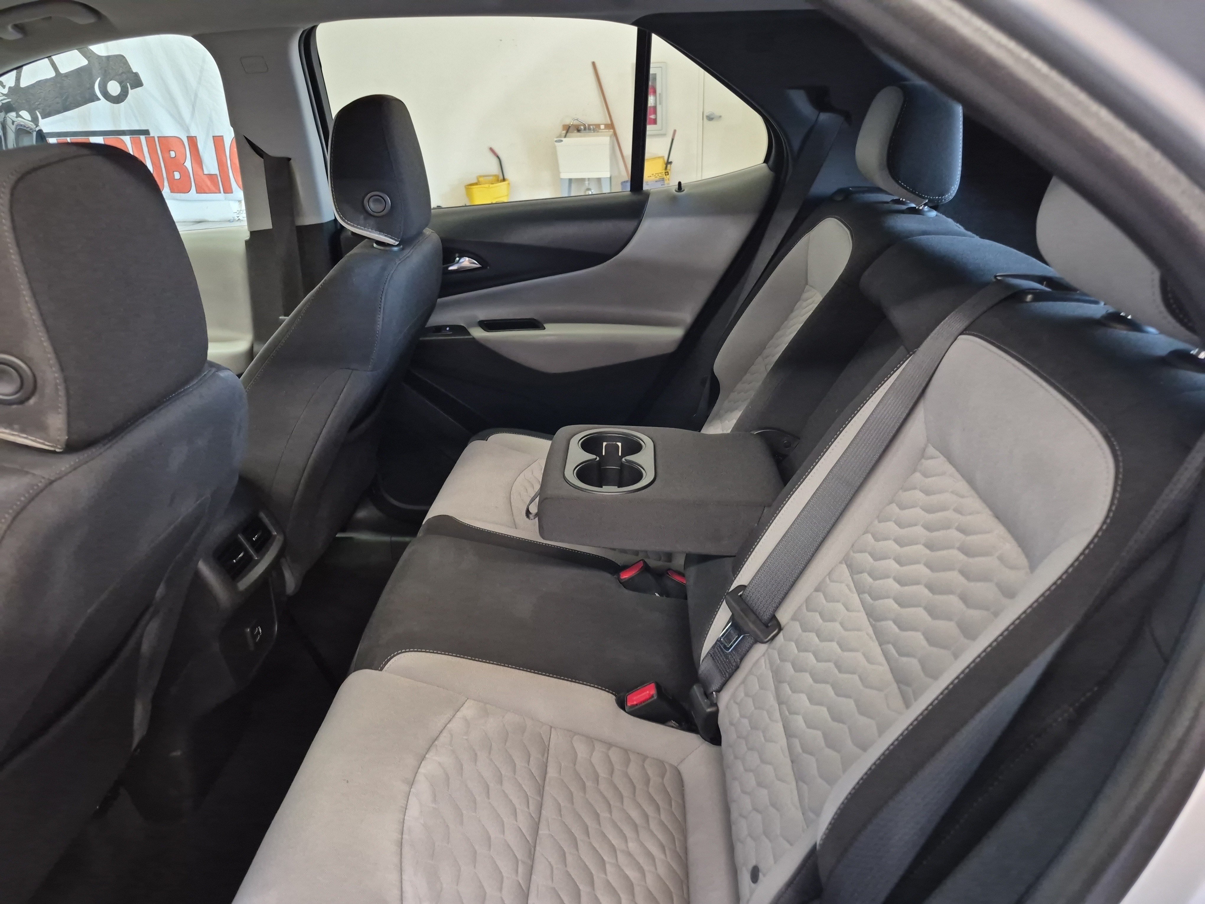Used 2021 Chevrolet Equinox LS w/ LS Convenience Package FWD image 15