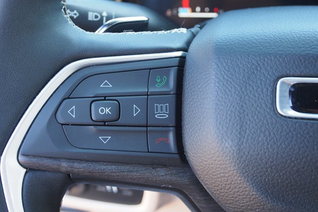 Used 2024 Jeep Grand Cherokee L Limited w/ Black Appearance Package image 26