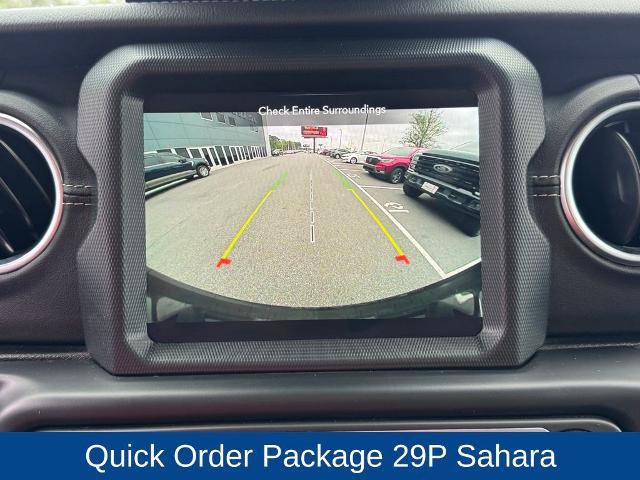 Used 2023 Jeep Wrangler Unlimited Sahara w/ Cold Weather Group image 17