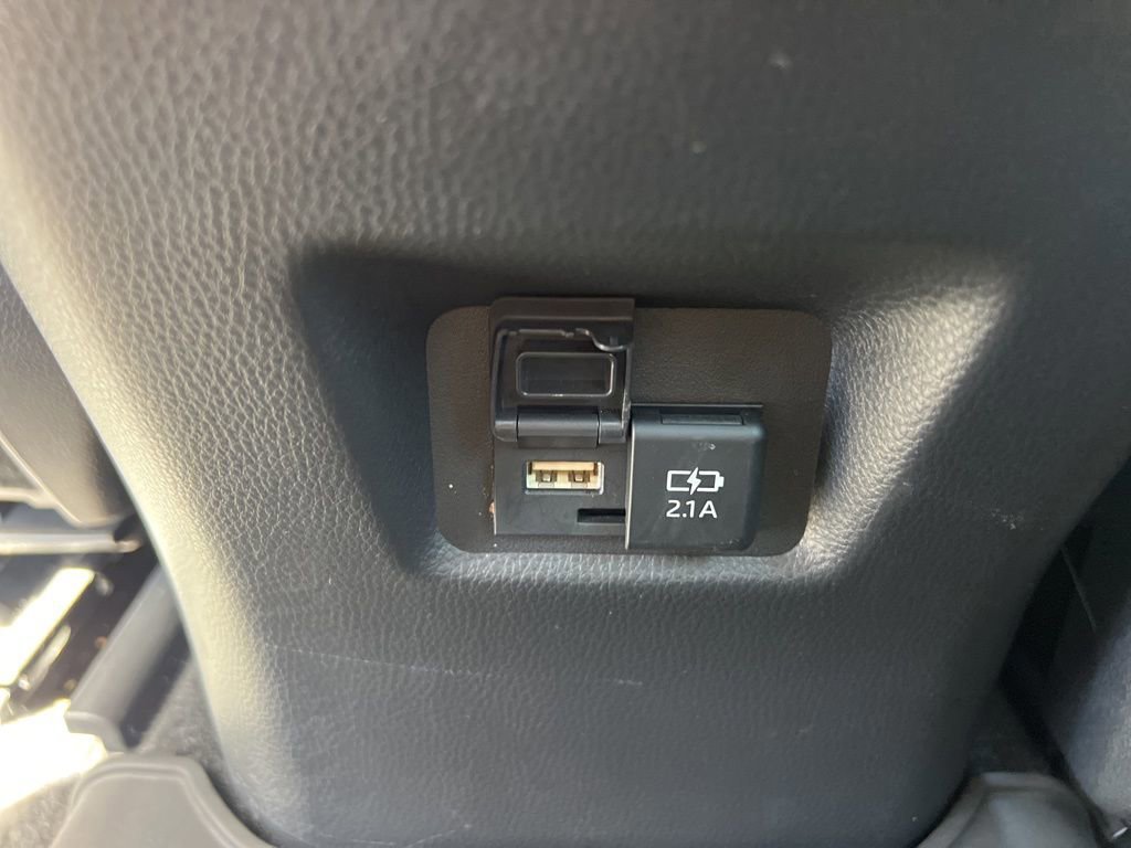 Used 2021 Toyota RAV4 XLE Premium image 20