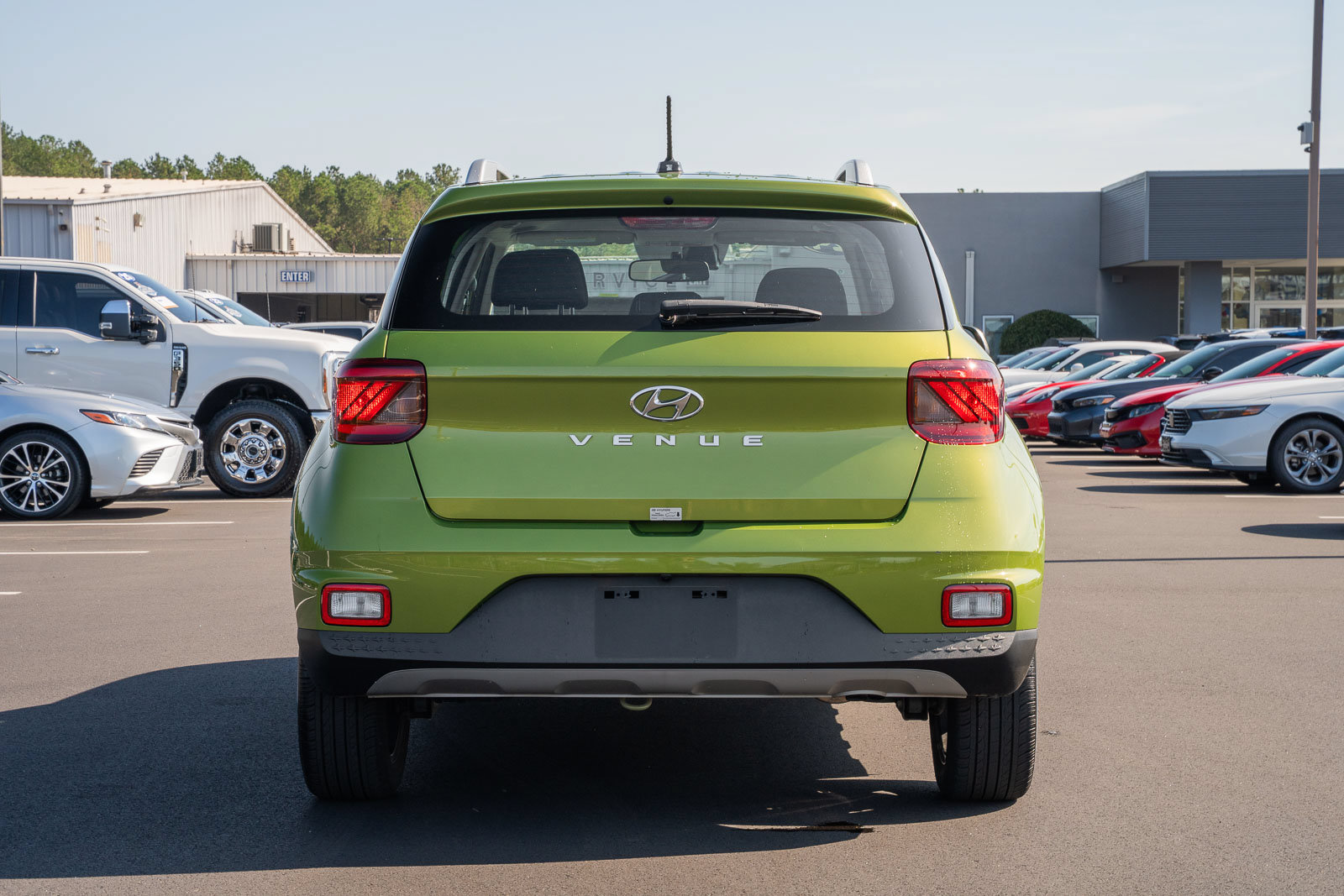 Used 2024 Hyundai Venue SEL FWD image 7