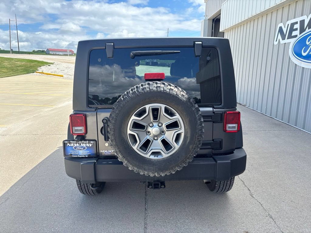 Used 2017 Jeep Wrangler Unlimited Rubicon w/ Max Tow Package AWD/4WD image 6