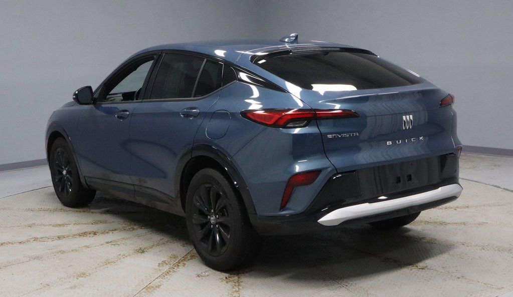 Used 2025 Buick Envista Sport Touring image 3