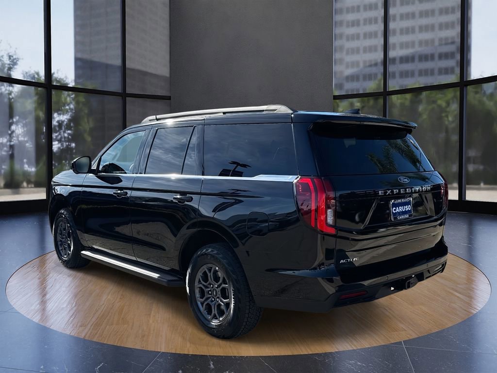 Certified 2025 Ford Expedition Active image 4