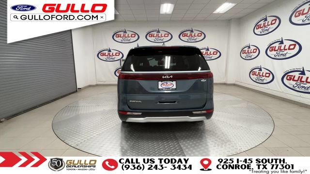 Used 2024 Kia Carnival EX FWD image 3