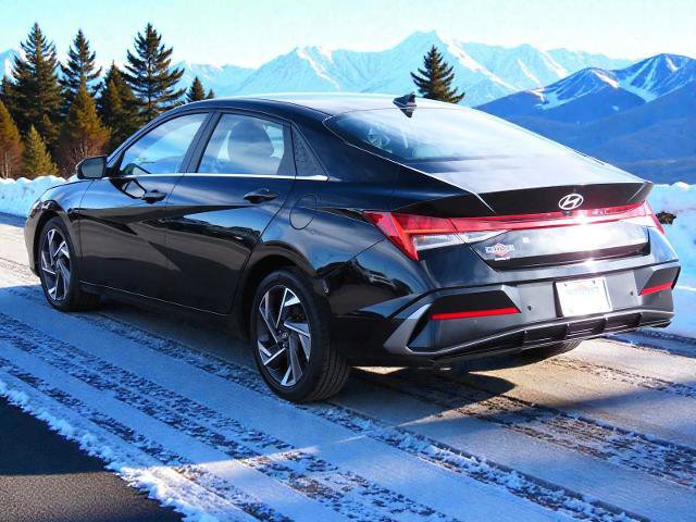 Used 2024 Hyundai Elantra Limited image 5