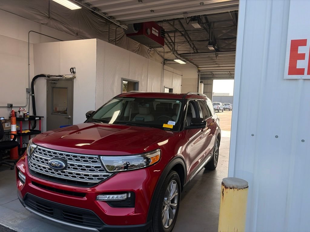 Certified 2023 Ford Explorer Limited w/ Limited Technology Package AWD/4WD image 2