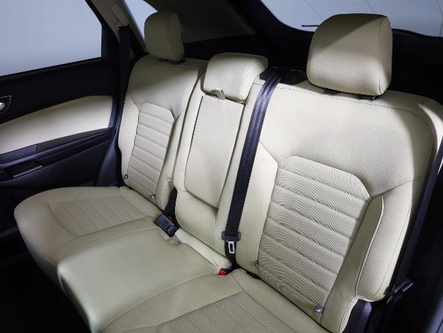 Certified 2020 Ford Edge SE image 11