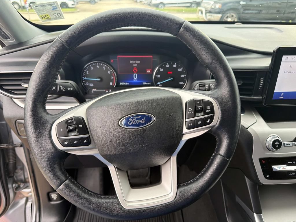 Certified 2022 Ford Explorer XLT w/ Equipment Group 202A RWD image 24