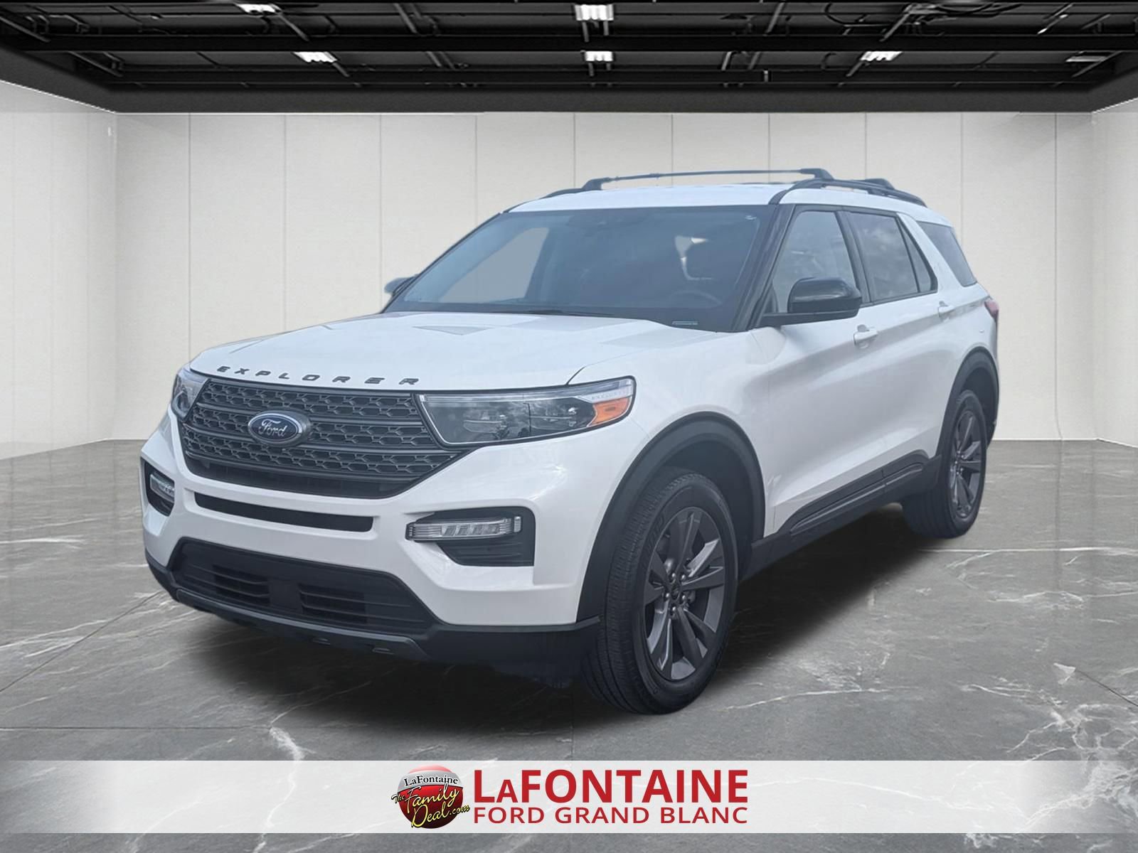 Certified 2022 Ford Explorer XLT w/ Equipment Group 202A AWD/4WD image 1