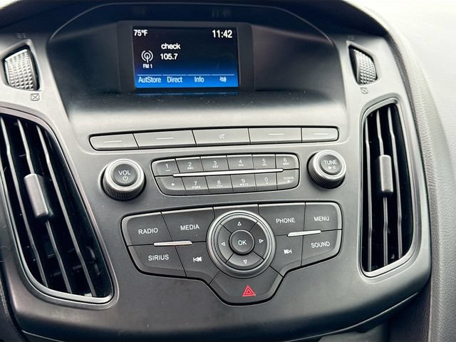 Certified 2018 Ford Focus SE w/ Cold Weather Package FWD image 21