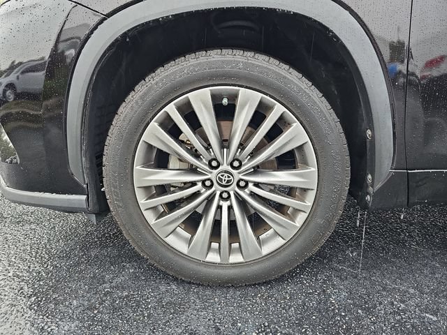 Used 2021 Toyota Highlander Platinum FWD image 38