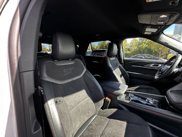Certified 2025 Ford Explorer ST AWD/4WD image 35