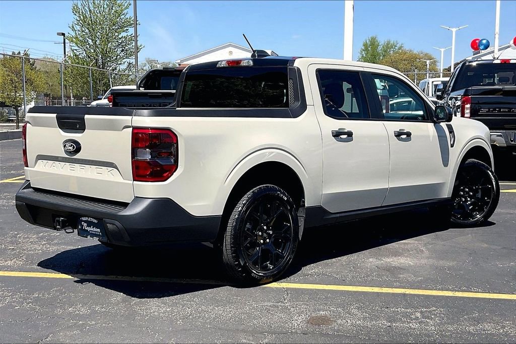 Certified 2025 Ford Maverick XLT w/ Black Appearance Package AWD/4WD image 11