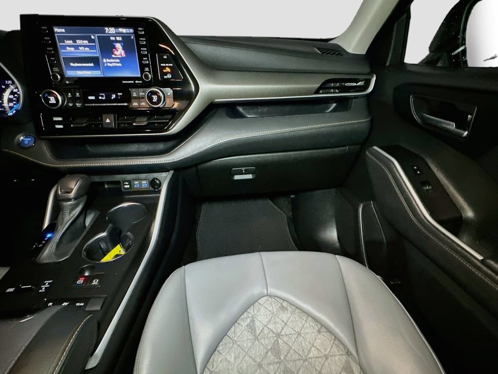 Used 2022 Toyota Highlander Bronze Edition AWD/4WD image 36