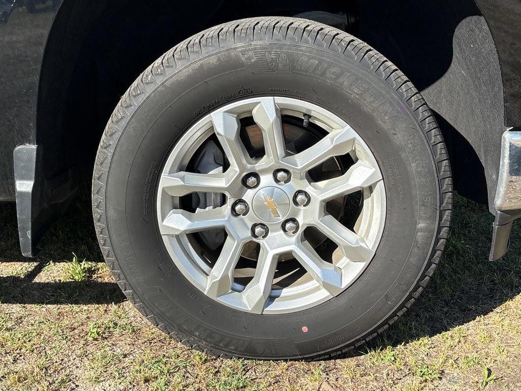 Used 2025 Chevrolet Silverado 1500 LT AWD/4WD image 4