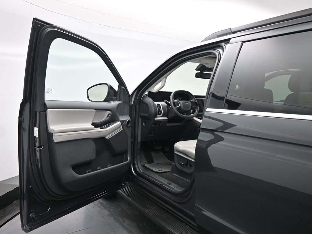 Certified 2025 Ford Expedition Max Active image 9