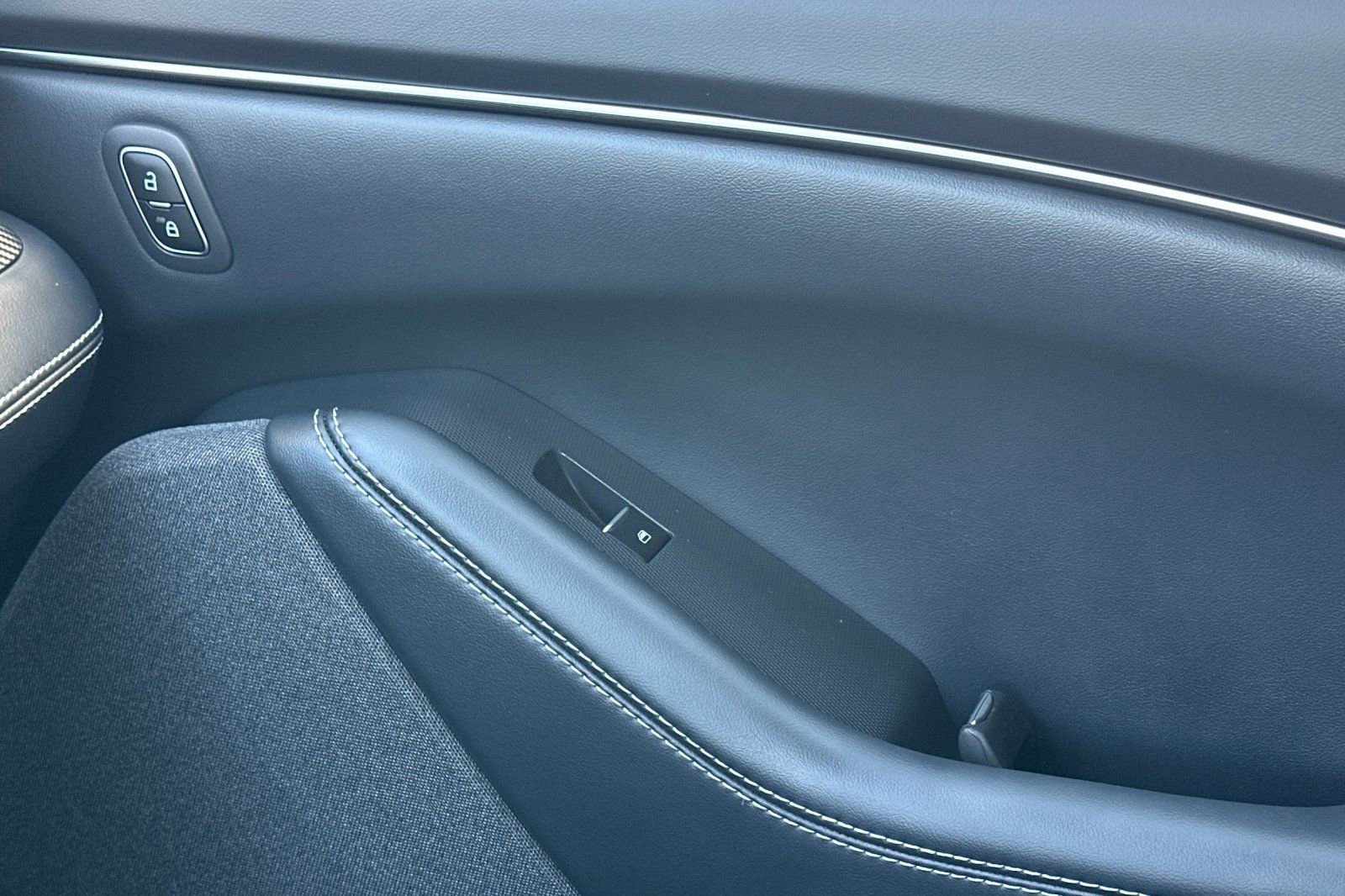 Certified 2025 Ford Mustang Mach-E Premium RWD image 18