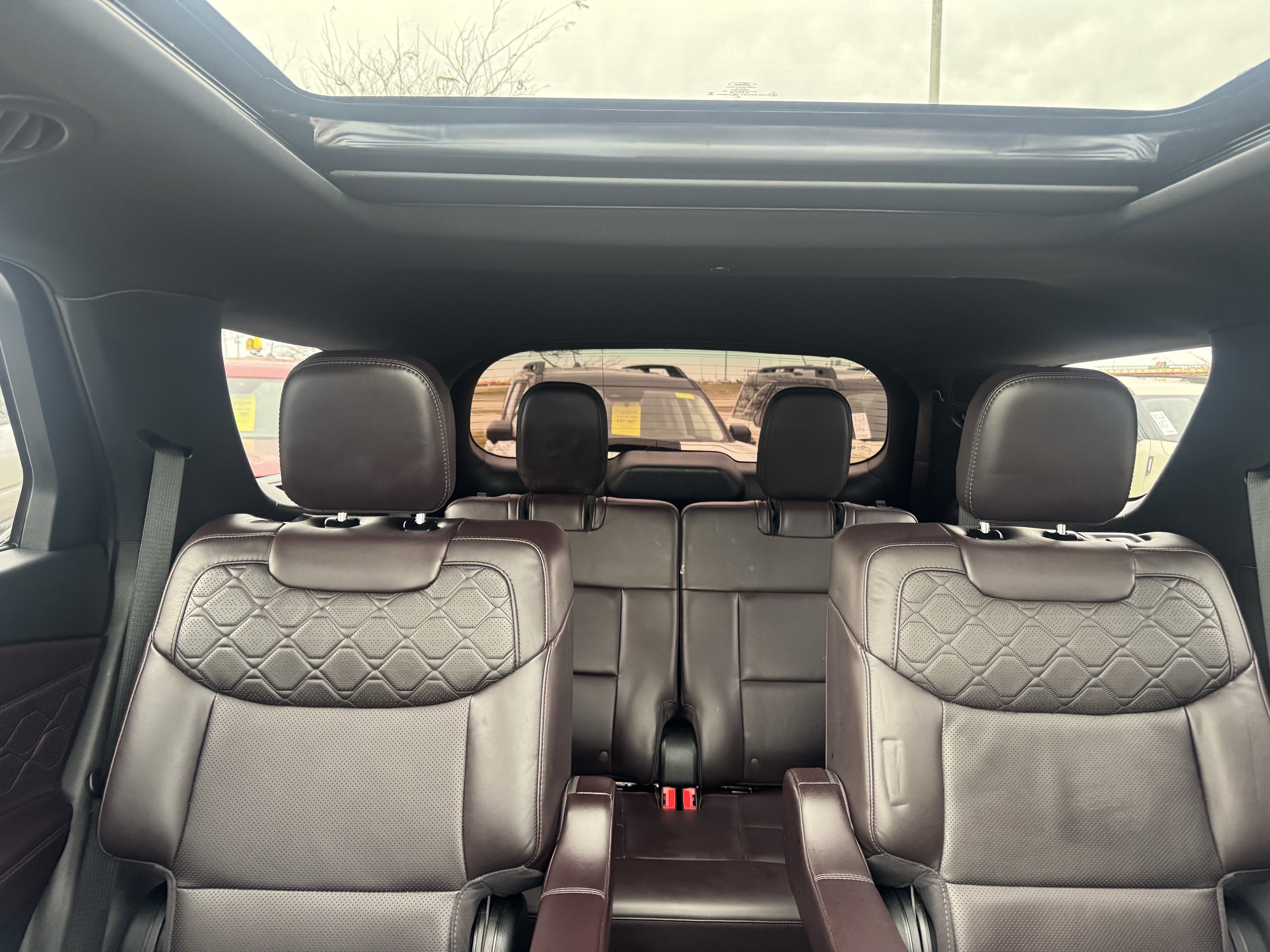 Certified 2025 Ford Explorer Platinum w/ LUX Leather Package image 13