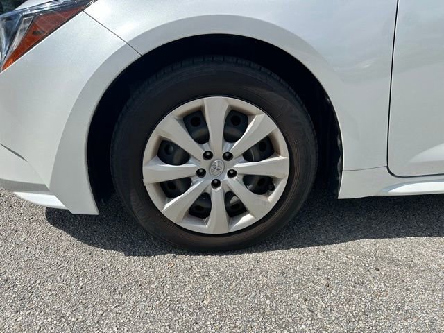Used 2022 Toyota Corolla LE image 23