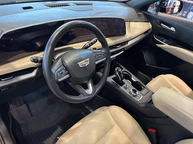 Used 2024 Cadillac XT4 Luxury w/ Cold Weather Package FWD image 22
