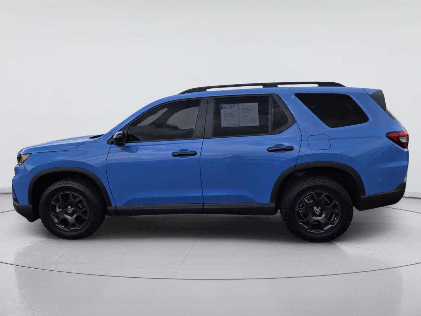 Used 2025 Honda Pilot TrailSport image 5