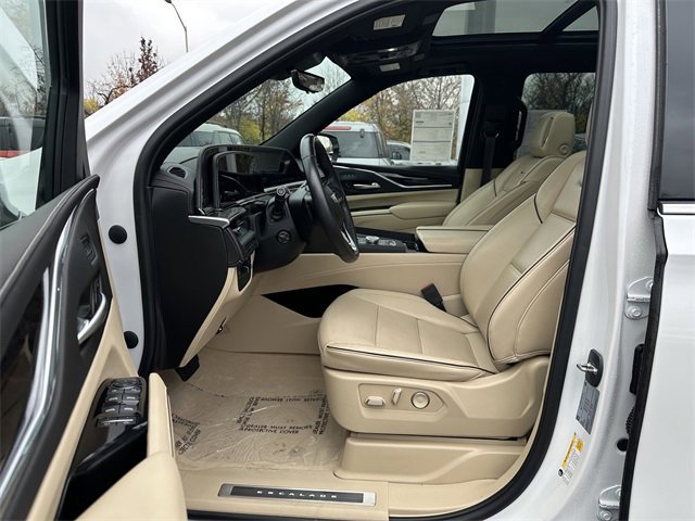 Used 2023 Cadillac Escalade ESV Premium Luxury w/ Performance Package image 21