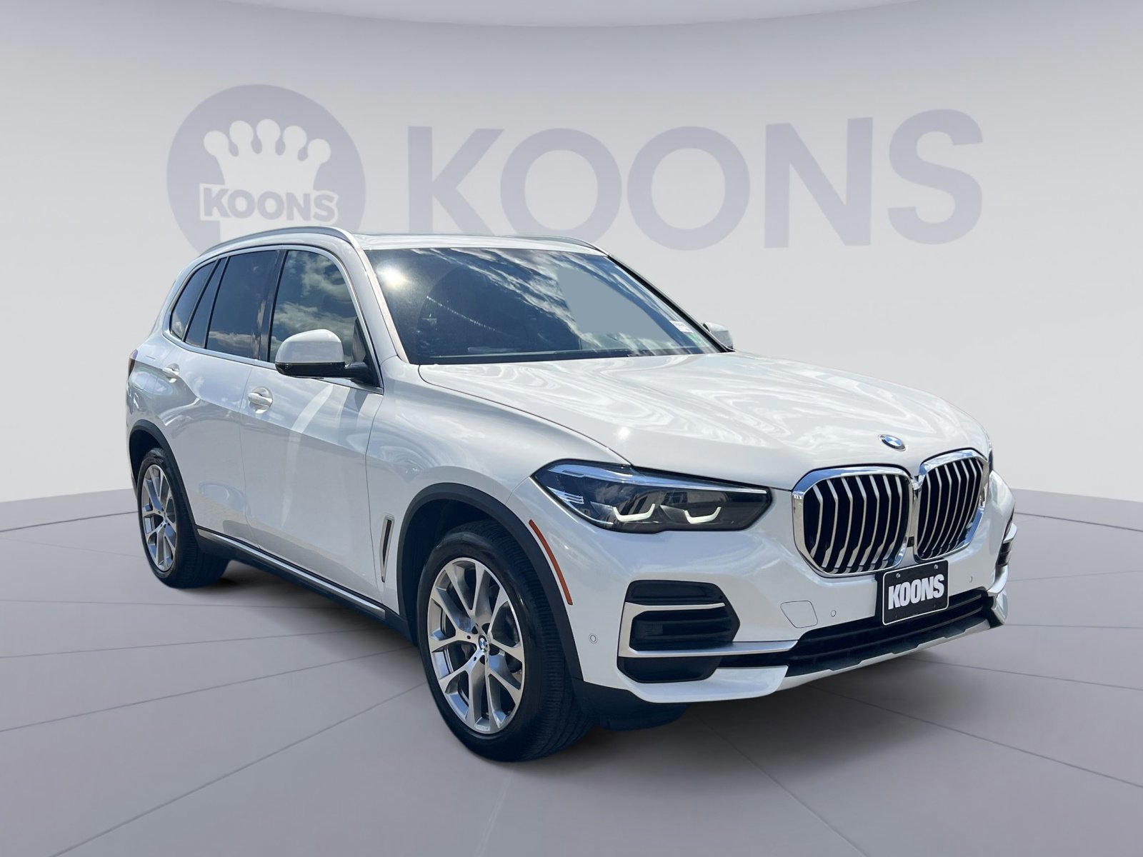 Used 2023 BMW X5 xDrive40i w/ Parking Assistance Package AWD/4WD image 14