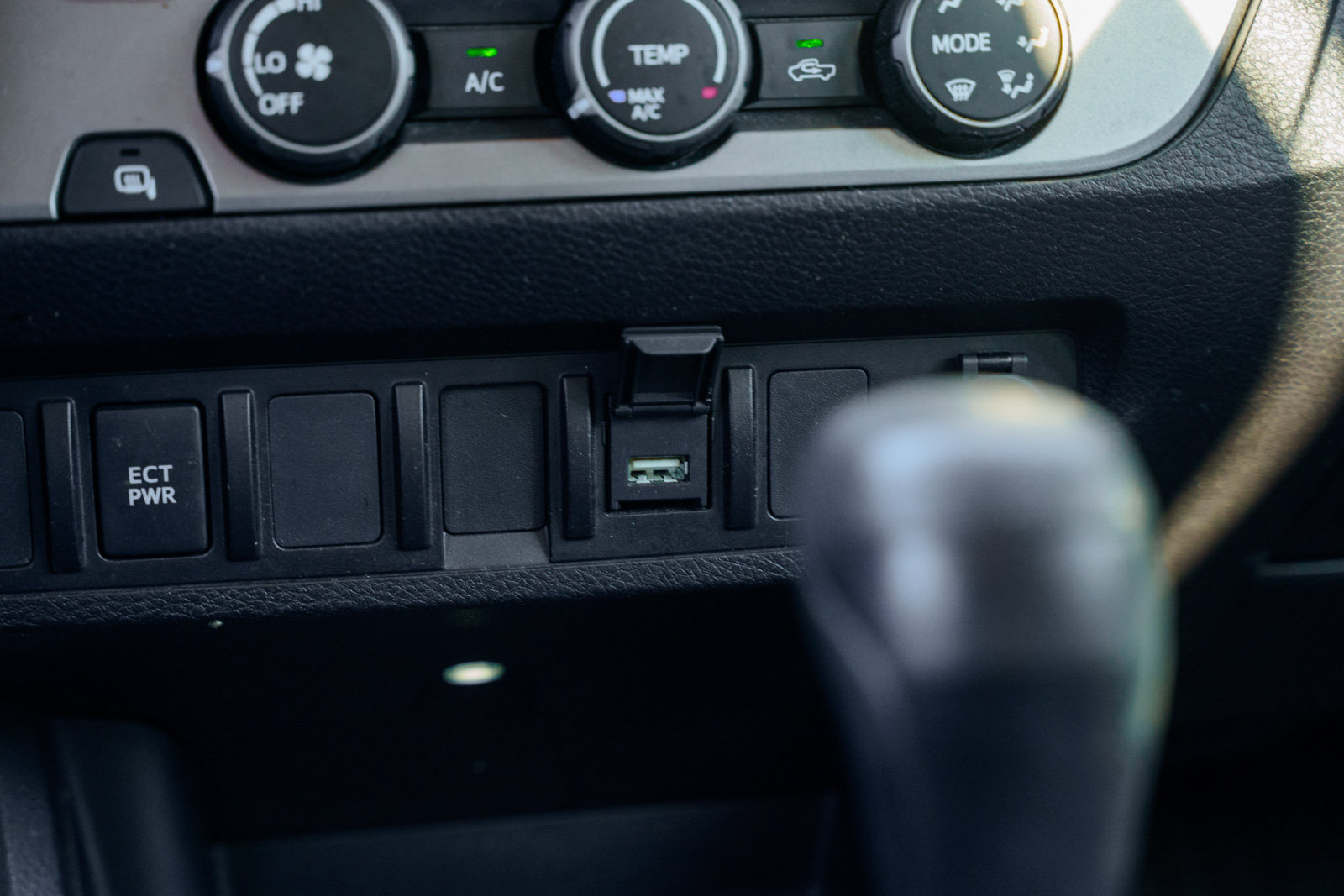 Used 2022 Toyota Tacoma SR5 RWD image 32