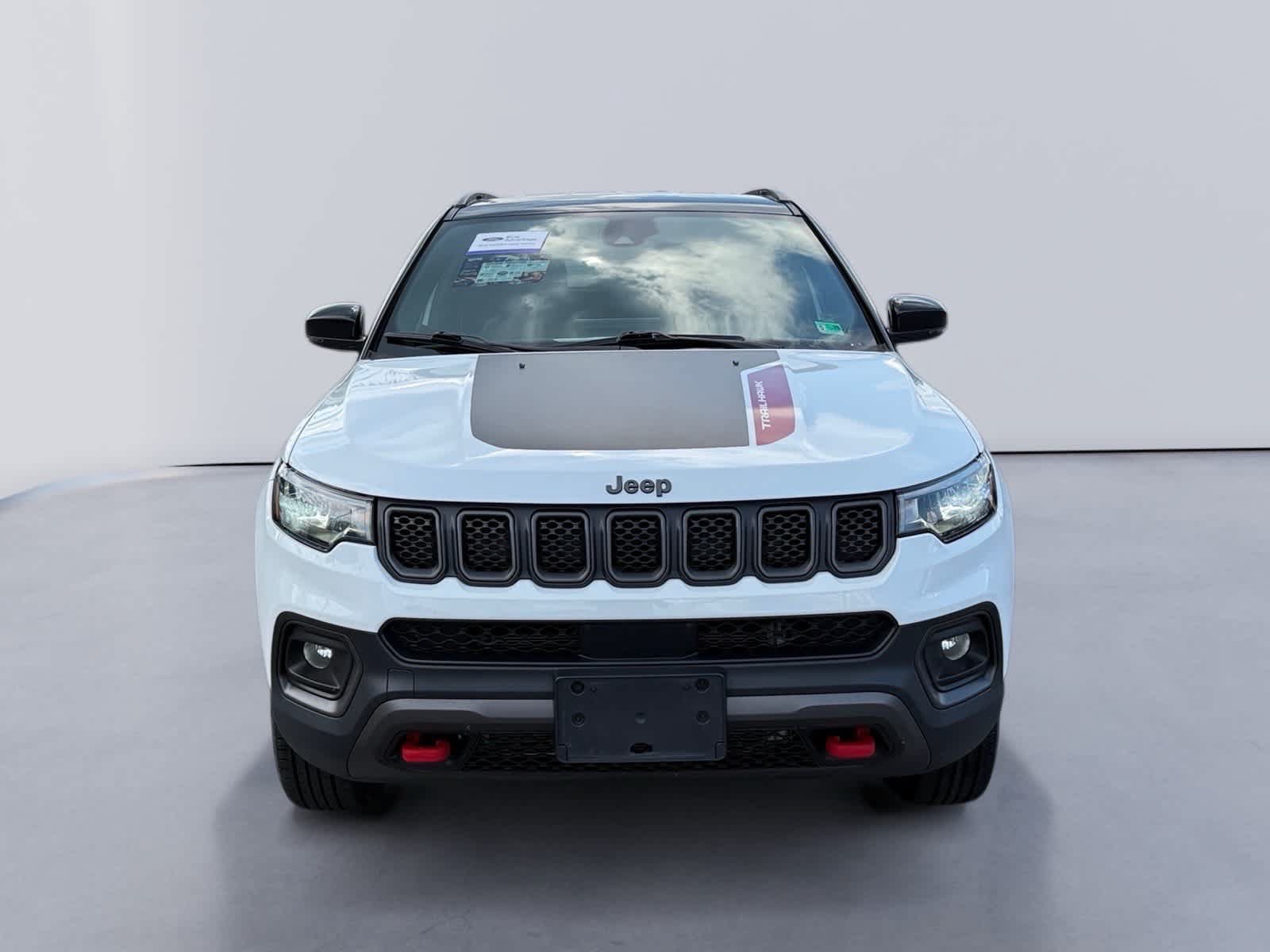 Used 2024 Jeep Compass Trailhawk AWD/4WD image 8