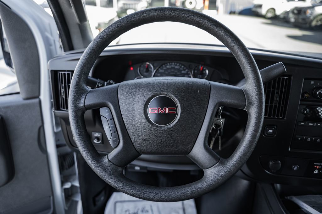 Used 2023 GMC Savana 2500 image 33