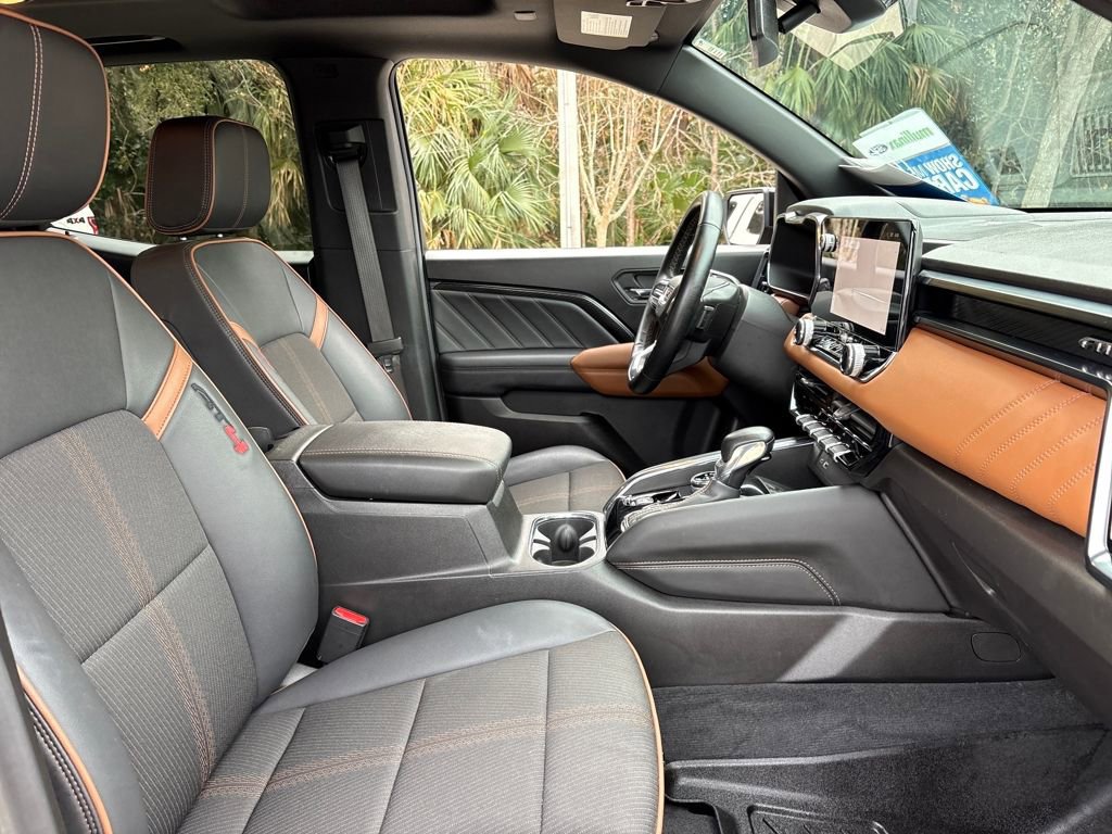 Used 2024 GMC Canyon AT4 w/ Technology Package image 29