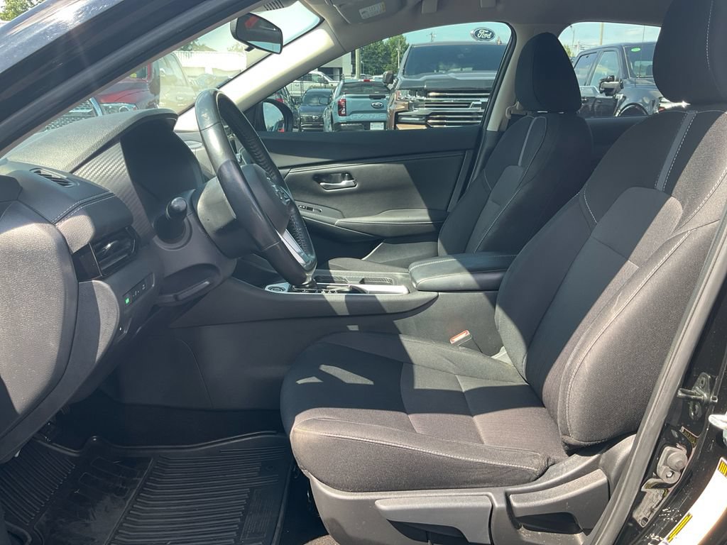 Used 2022 Nissan Sentra SV FWD image 16