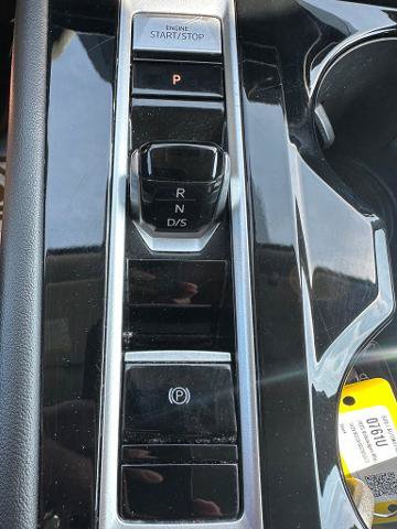 Used 2025 Volkswagen Atlas SE FWD image 25