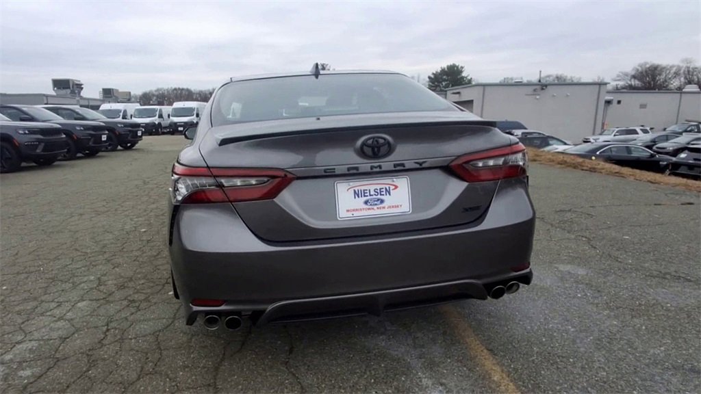 Used 2021 Toyota Camry XSE image 7
