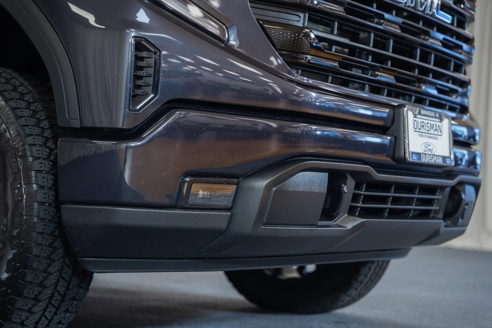 Used 2023 GMC Sierra 1500 Elevation w/ LPO, Elevation Black Package AWD/4WD image 14