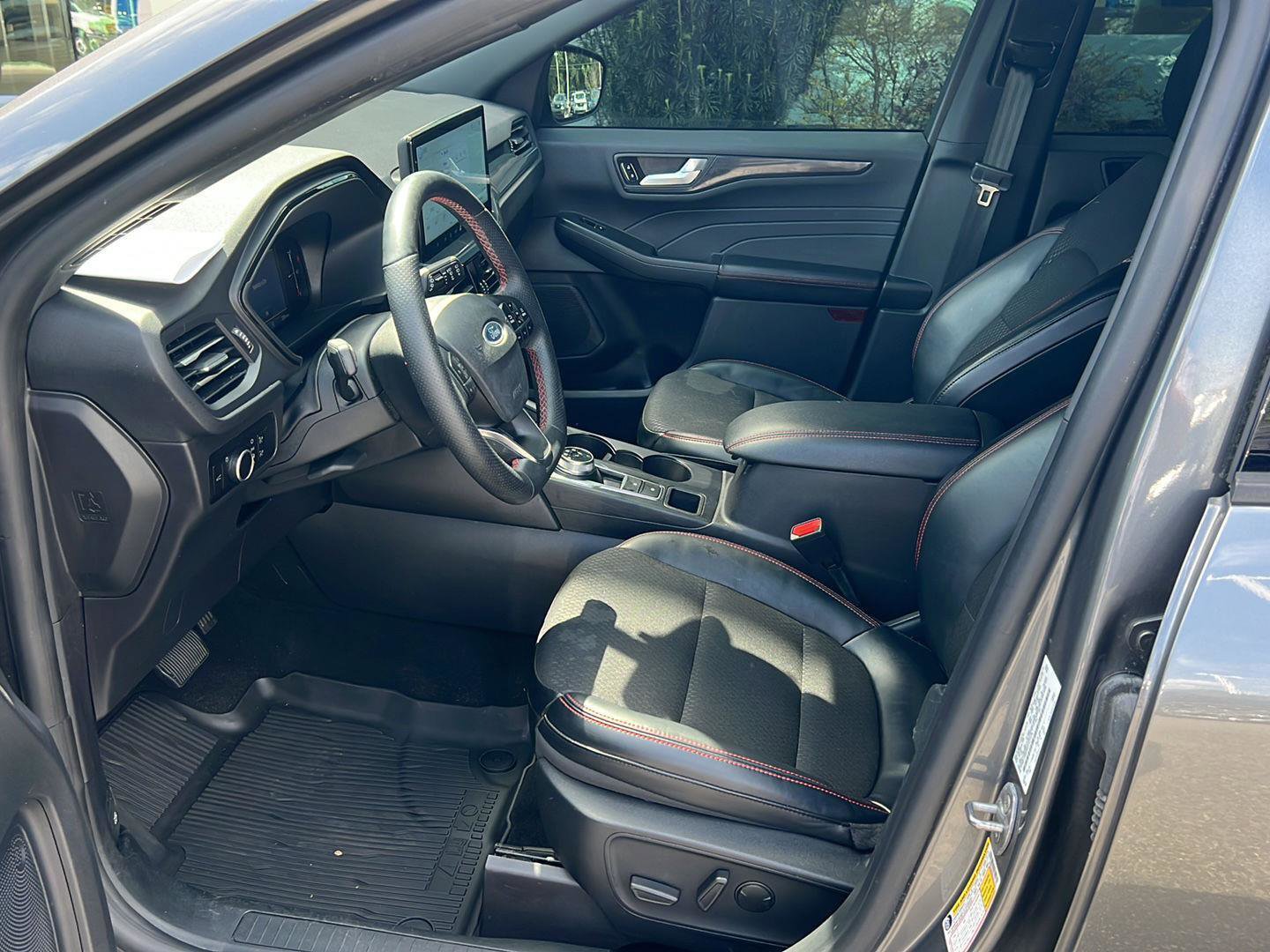 Certified 2025 Ford Escape ST-Line w/ Tech Pack #1 FWD image 10